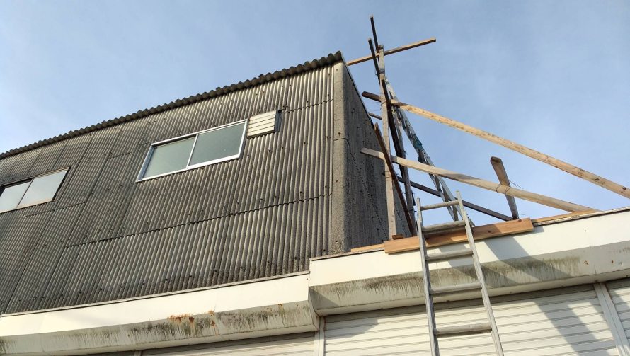 経年劣化に依る台風災害糸 島２階建てスレート葺き工場